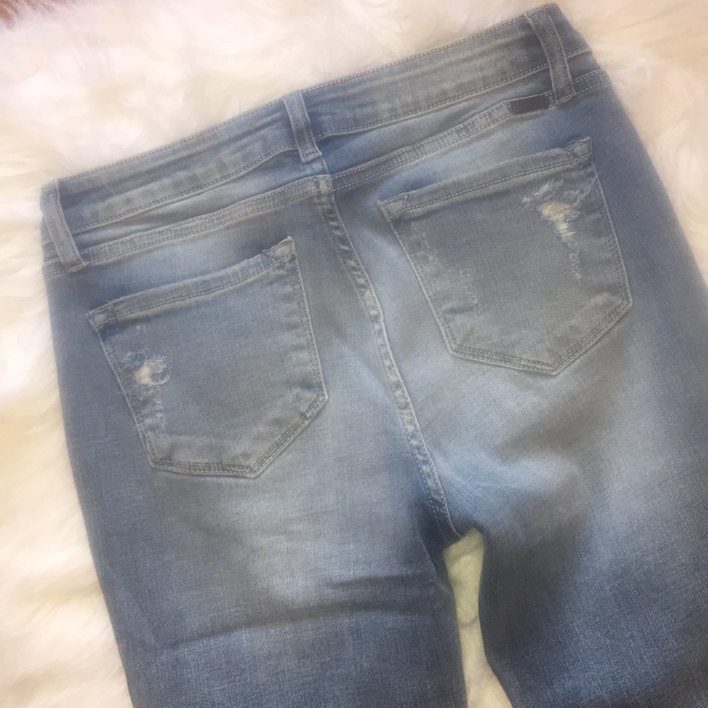 KanCan distressed jeans in size 9/28.❤️ - Picture 12 of 16
